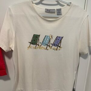 Analogy | Beach Chairs T-Shirt | Misses Size Petite Medium